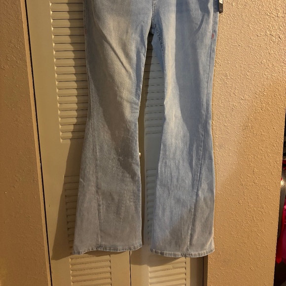 True Religion Joey Flap Pink Back Pocket Stitching with Pink Crystals Size 31 - Picture 3 of 8